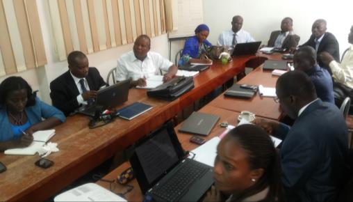 HRH union representatives discuss the health sector reform in Côte d’Ivoire.